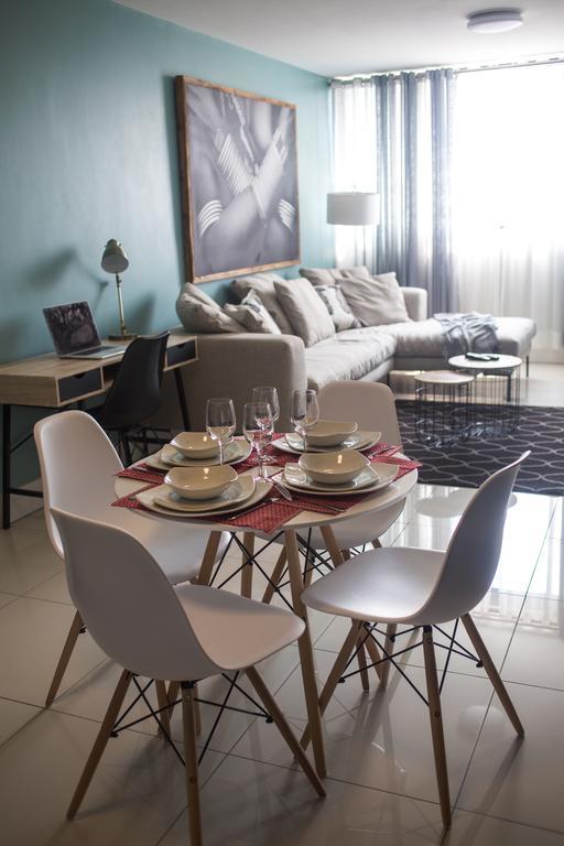Apartment 64 At 77 On Independence Ave Уиндхоек Екстериор снимка