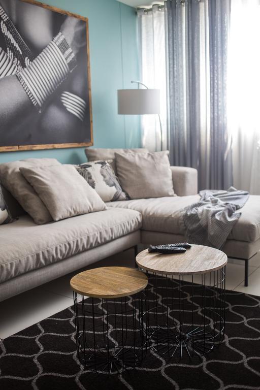 Apartment 64 At 77 On Independence Ave Уиндхоек Екстериор снимка