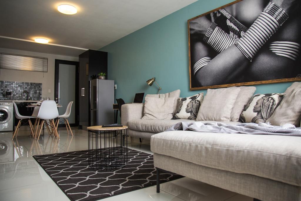 Apartment 64 At 77 On Independence Ave Уиндхоек Екстериор снимка